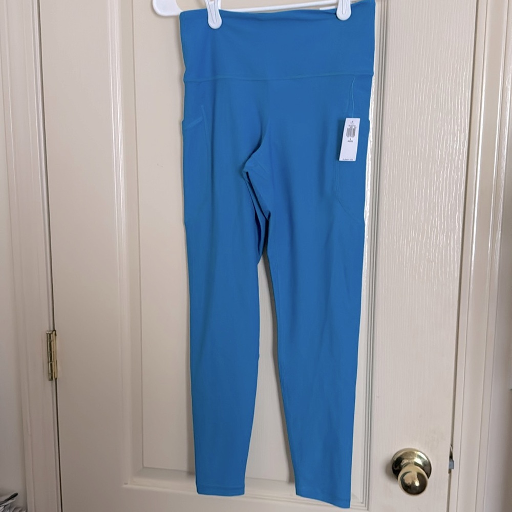 NWT!! Old Navy Women’s High-Waisted PowerSoft 7/8 Leggings Size Small Petite